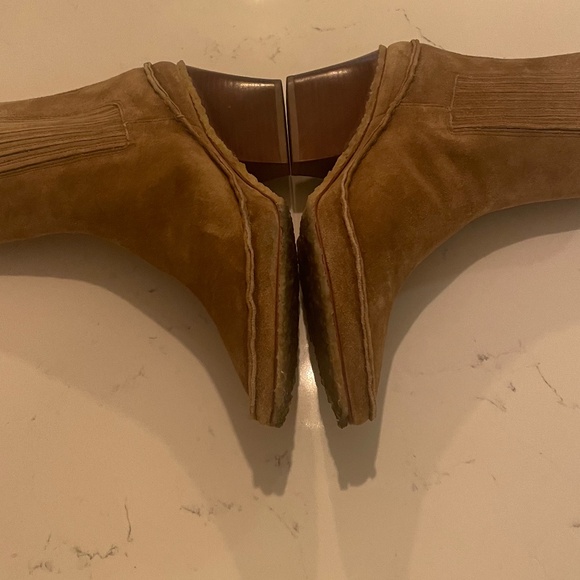 Tory Birch Lila Pull On Ankle Boot in Brown Suede Size 8.5 - Picture 4 of 7